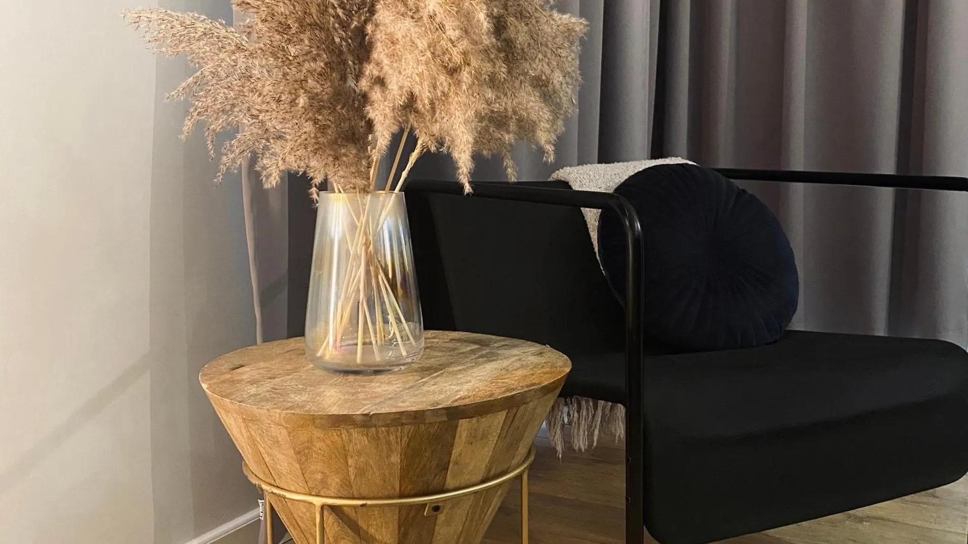 ורשה Tuyo Apartments Lake Park